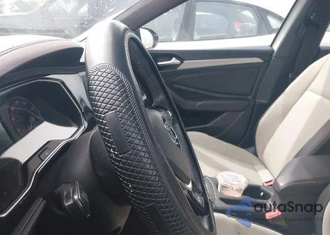 2019 Volkswagen Jetta 1.4T R-Line/1.4T S/1.4T Se z USA, uszkodzony, nr VIN 3VWC57BUXKM078354